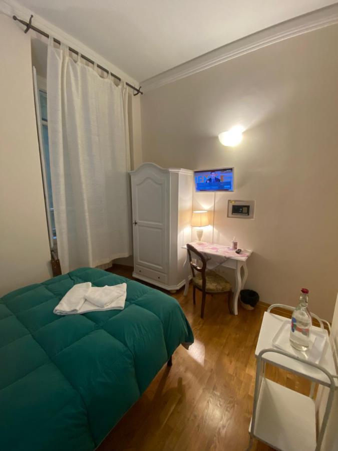 Single Room French Bed